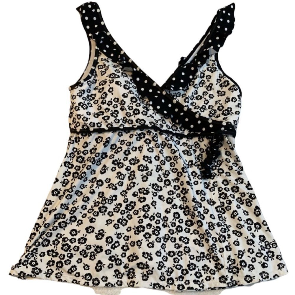 Liz Claiborne Bathing suit top Tankini top